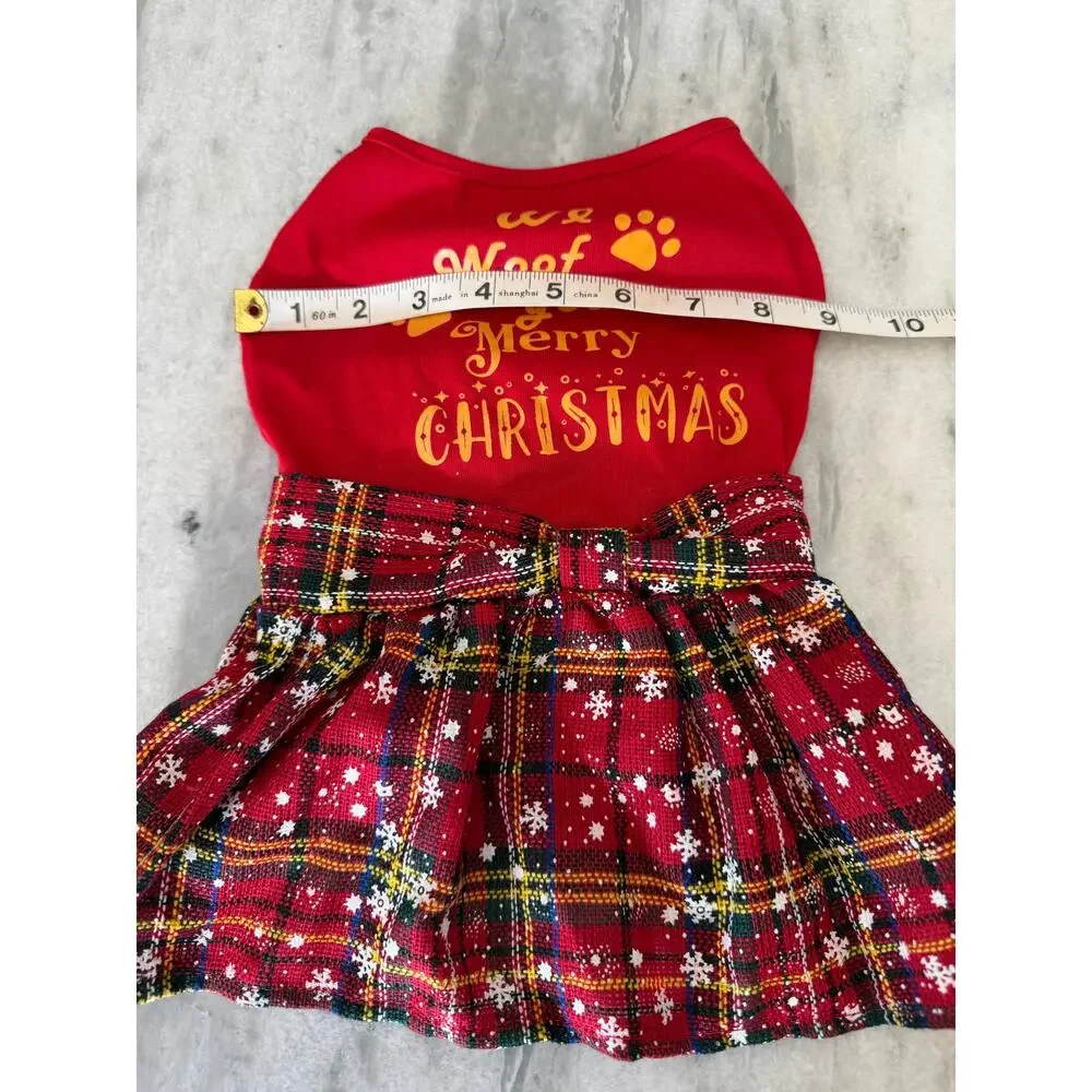 Dog Christmas Dress Fits Like a Small tag says Medium